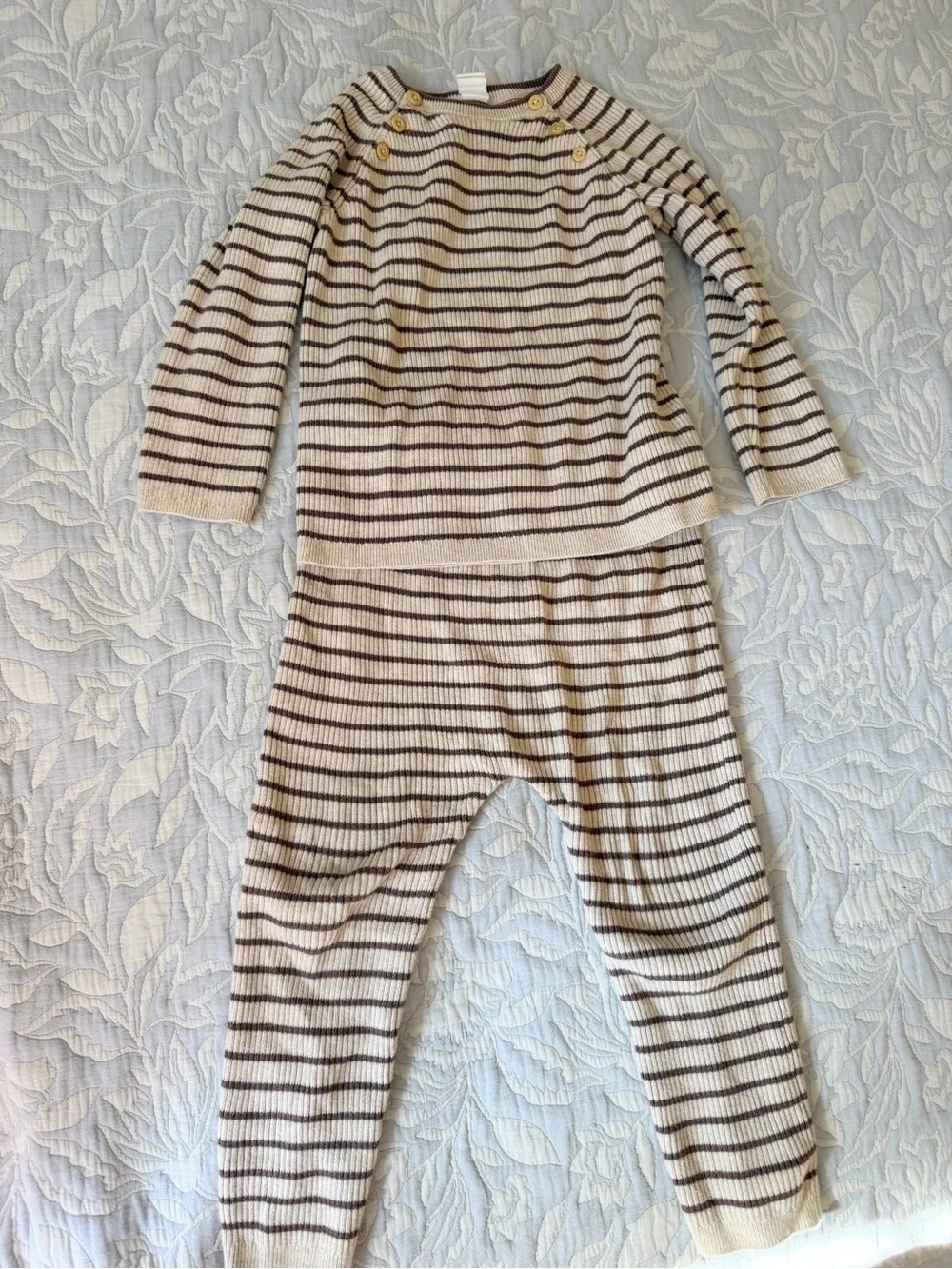 H&M 4T knit stripped set neutral